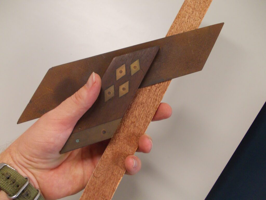 carpenter measuring wood square tool